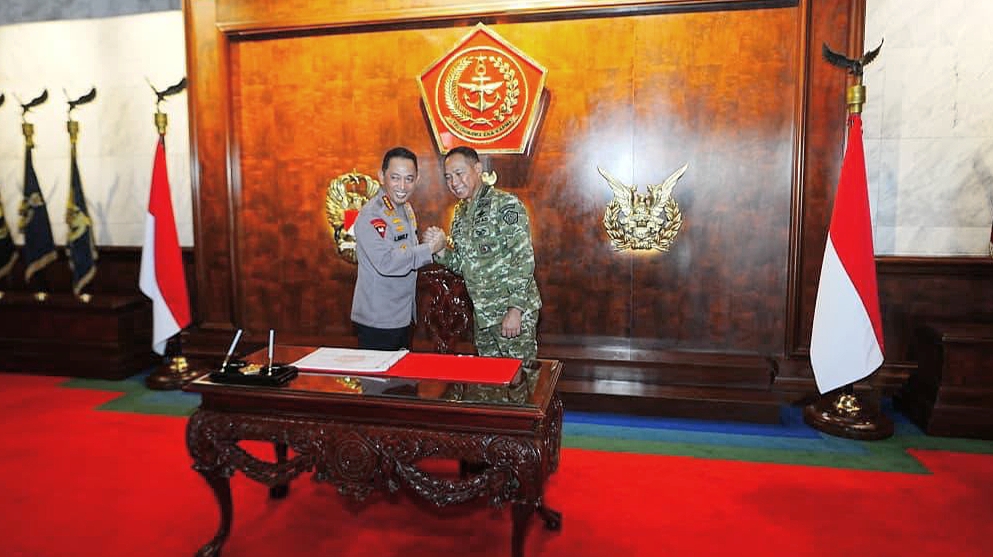 Kapolri Perkuat Soliditas TNI-Polri Lewat Silaturahmi dengan Panglima TNI di Mabes TNI