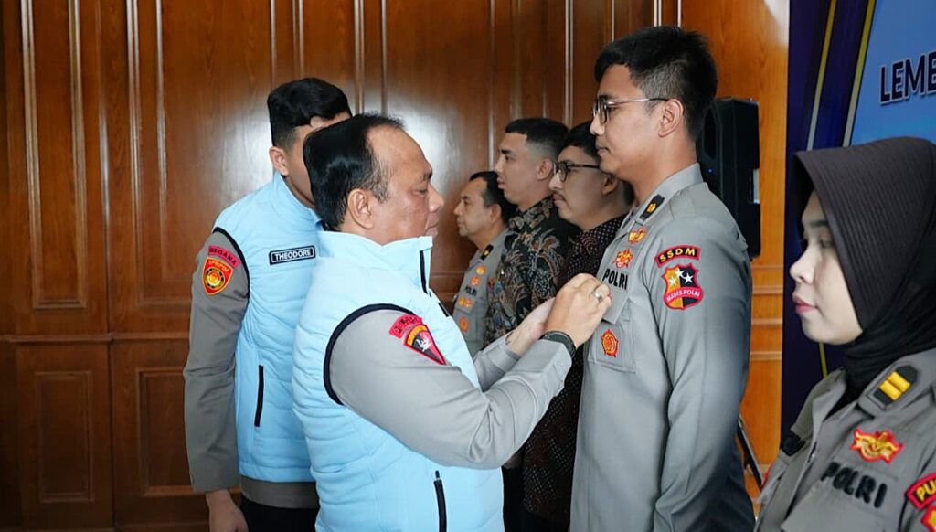 LP-KTB dibentuk sebagai badan penyelenggara yang bertanggung jawab menjaga arah dan keberlanjutan pengembangan SMA Kemala Taruna Bhayangkara