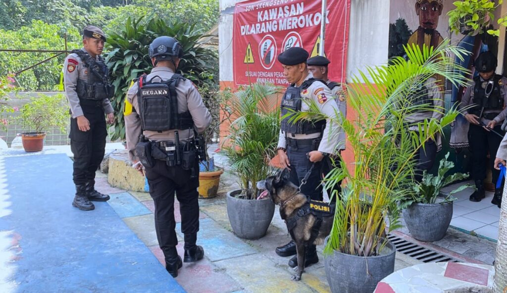 Respons Tanggap Darurat! Aksi Heroik Penyelamatan SDN Srengseng Sawah 15 Jaksel oleh Tim K-9 Khusus Penjinak Bom